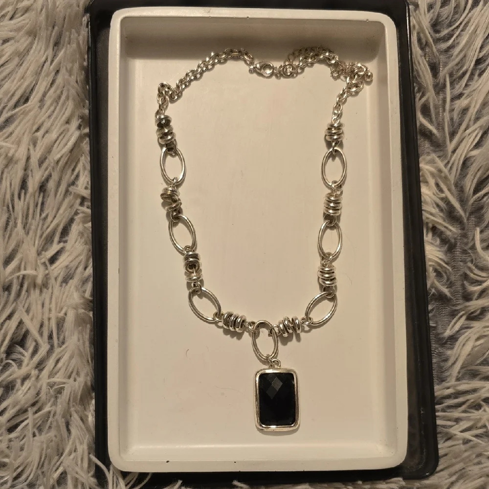 Chic Silver and Black Pendant Necklace